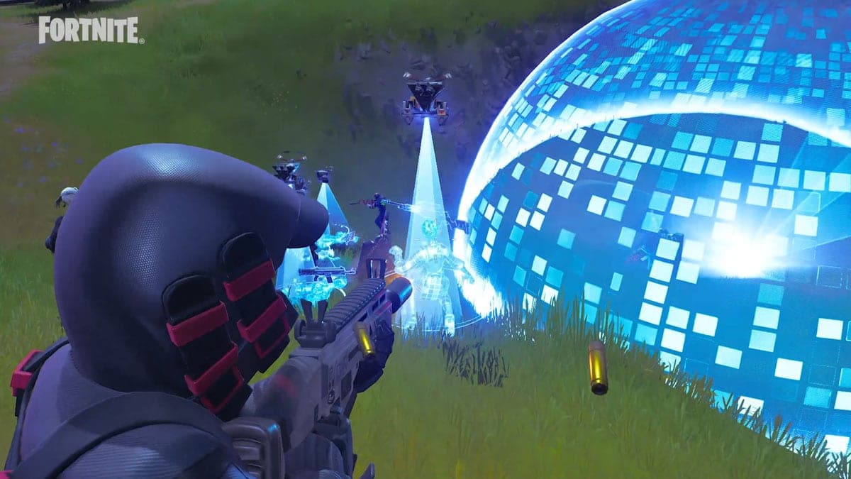 Today's Fortnite LTM on X: Close Encounters has been updated: - Jetpacks  on spawn is gone - Movement items are a focus - There's a ceiling storm,  meaning skybases are not possible