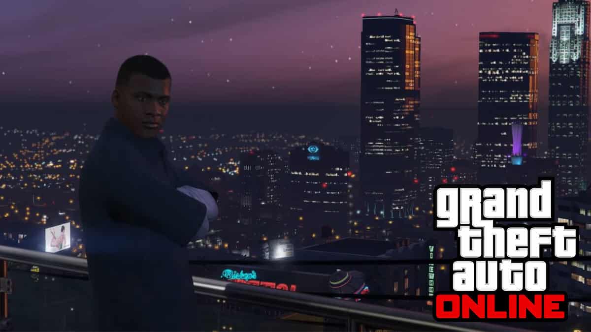 Franklin in front of Los Santos in GTA Online