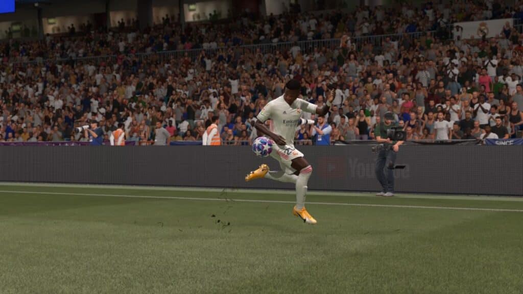 Vinvius Jr juggling in FIFA