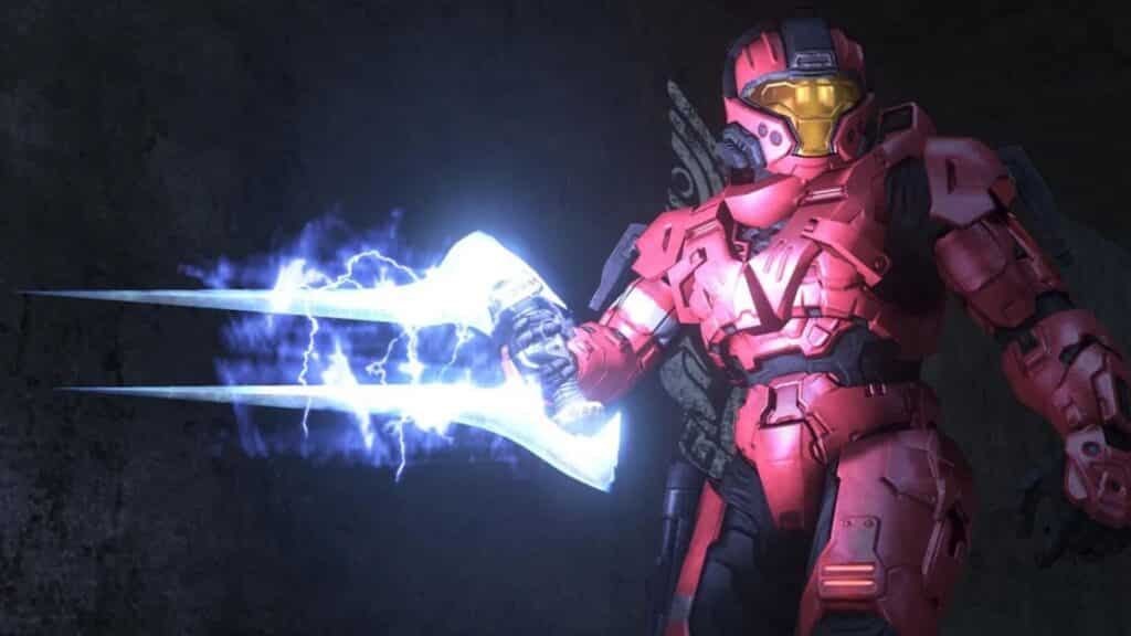 player wielding an energy sword in halo infinite