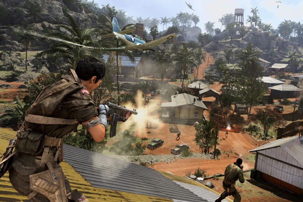 Warzone players fighting in Caldera