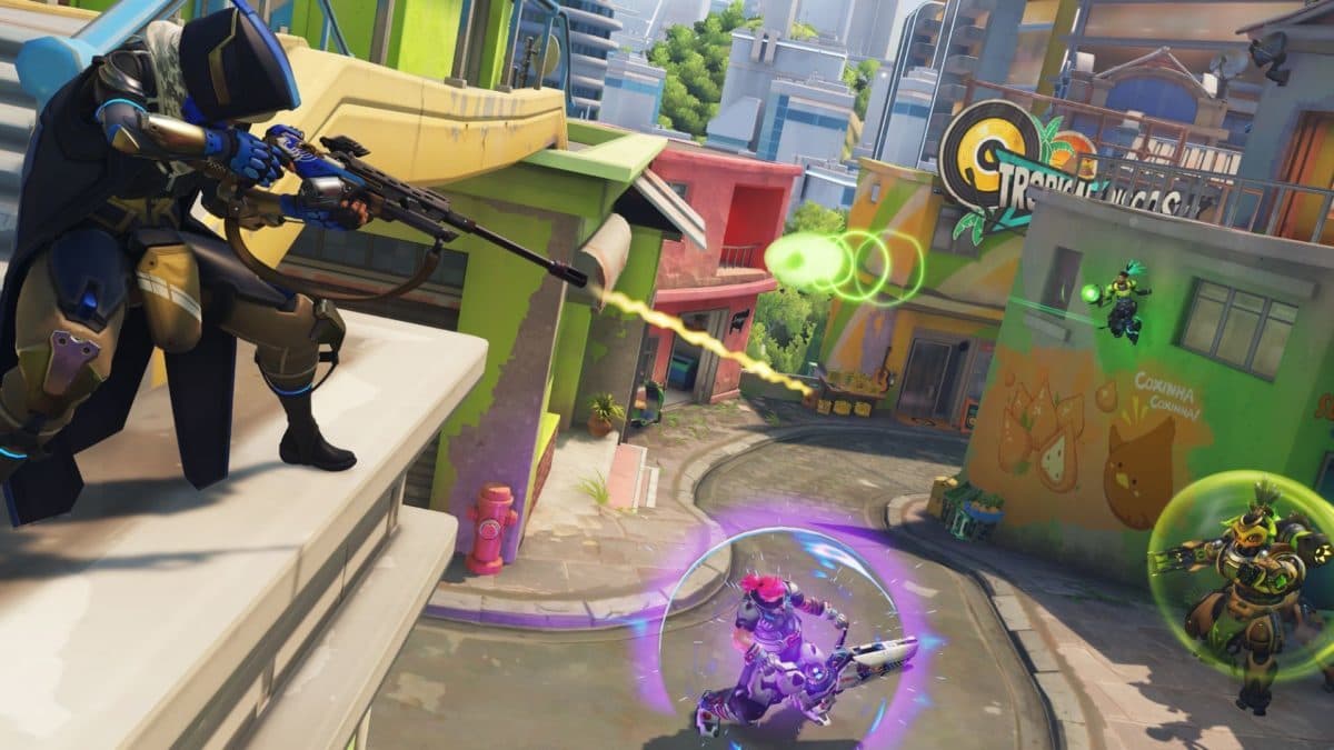 overwatch 2 heroes fighting in-game