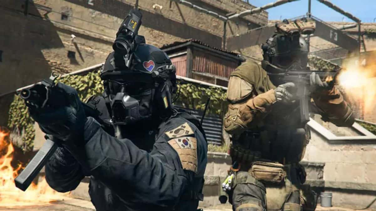 cod warzone 2 operators firing guns