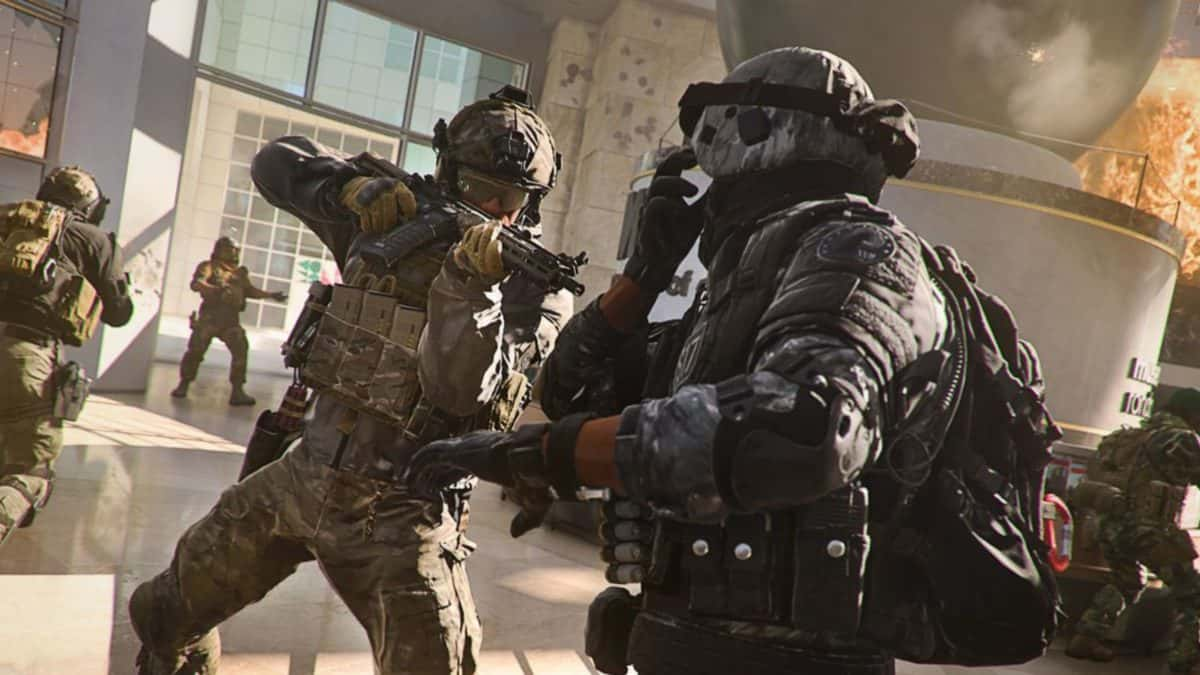 warzone 2 operators fighting