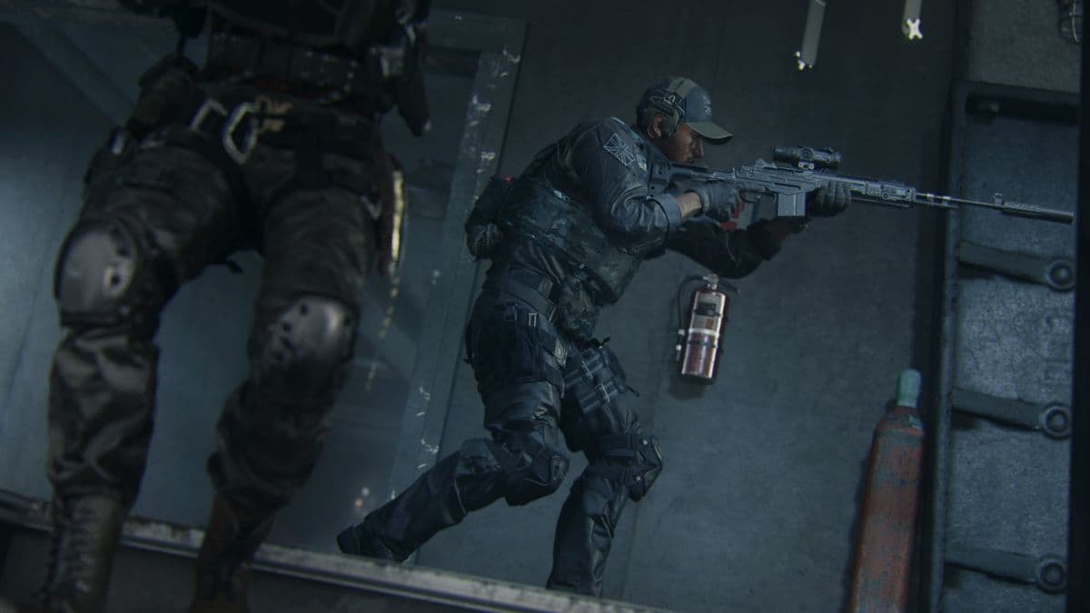 warzone 2 operator in dmz's building 21