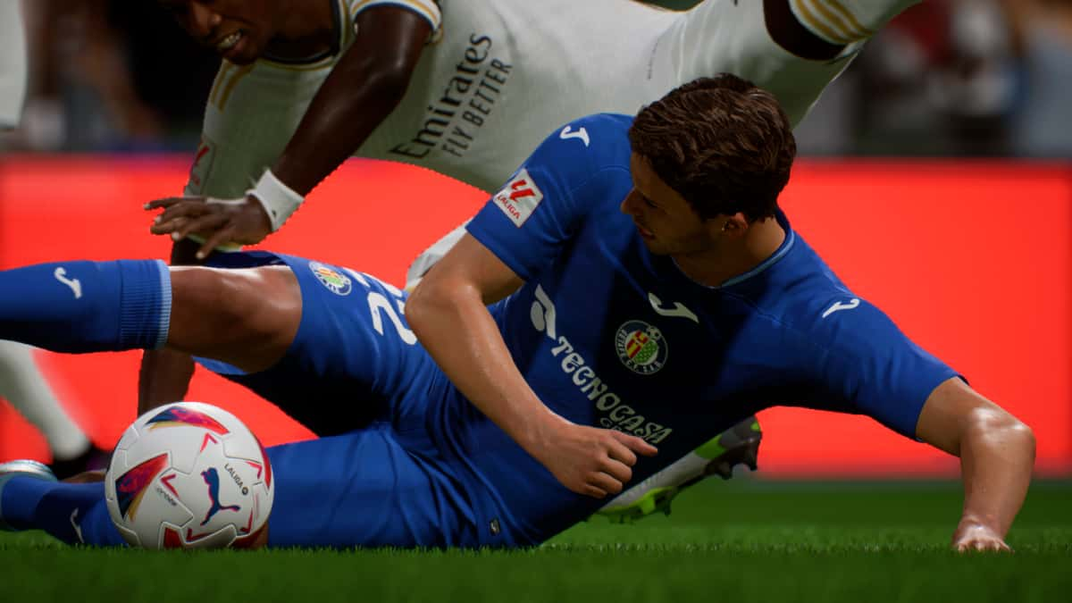 EA FC 24 players tackling