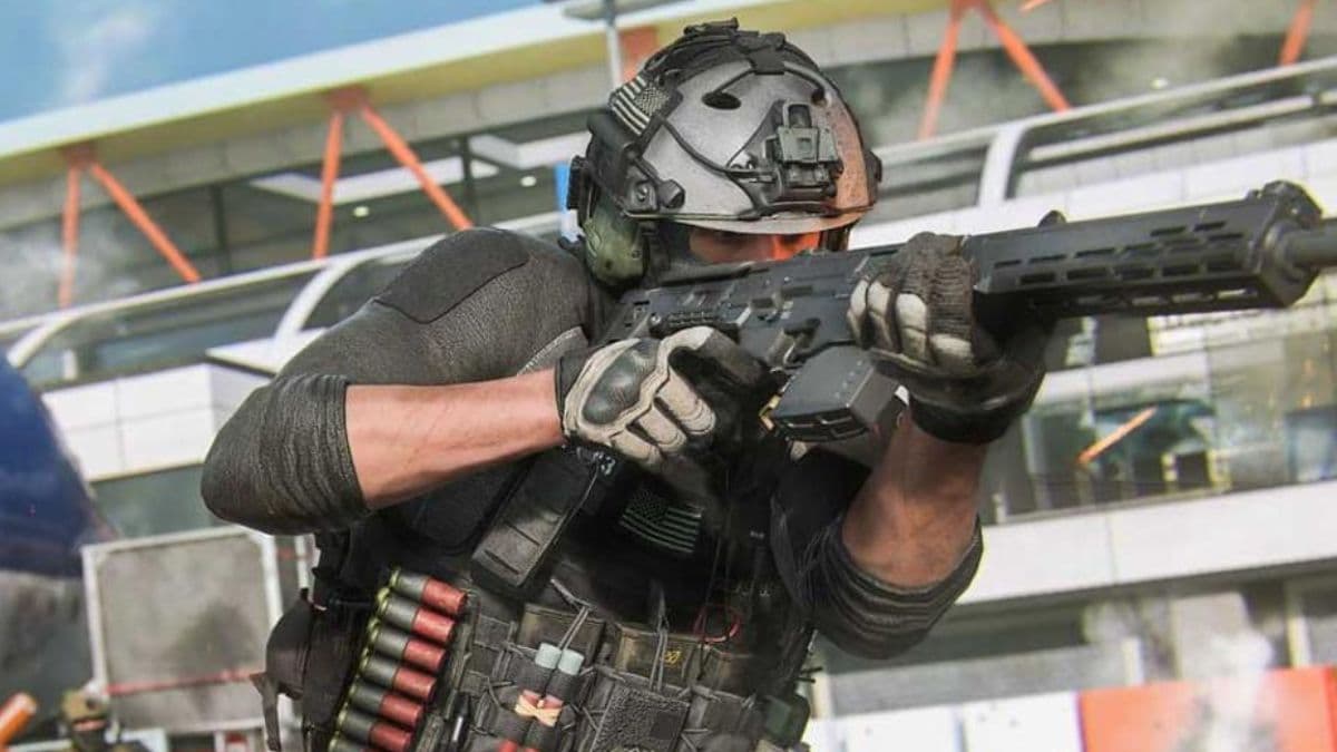 mw3 operator aiming gun on terminal map