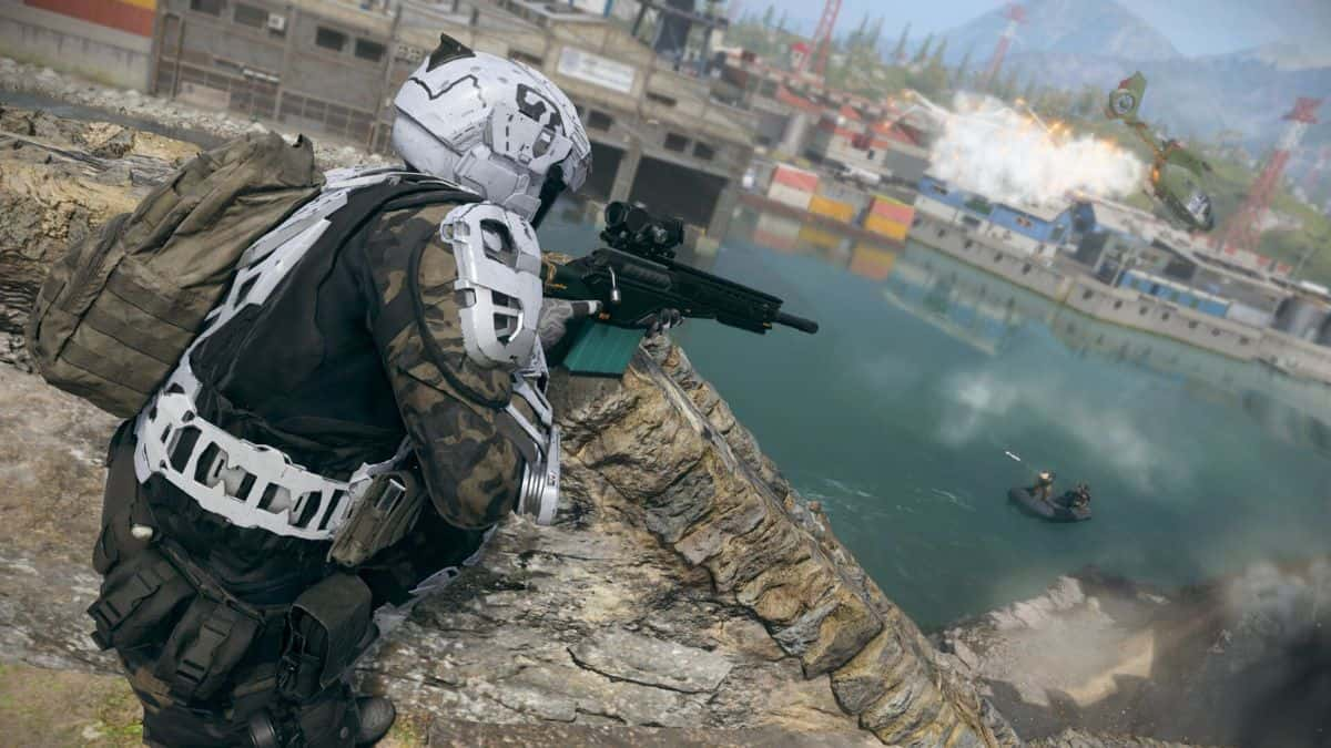 Warzone player aiming at boat on Urzikstan