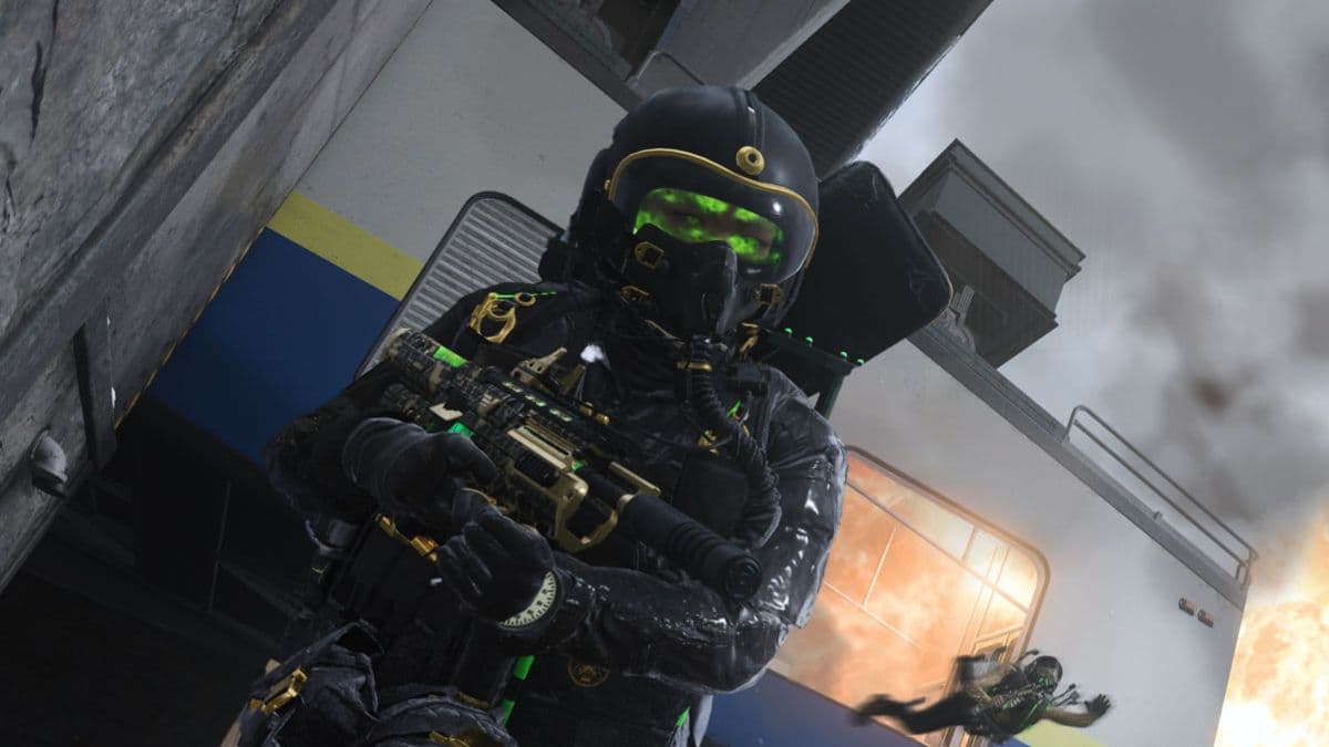 mw3 operator holding gun in multiplayer