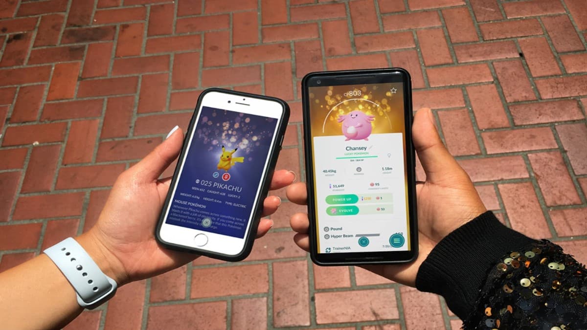 two pokemon go trainers dong a lucky trade