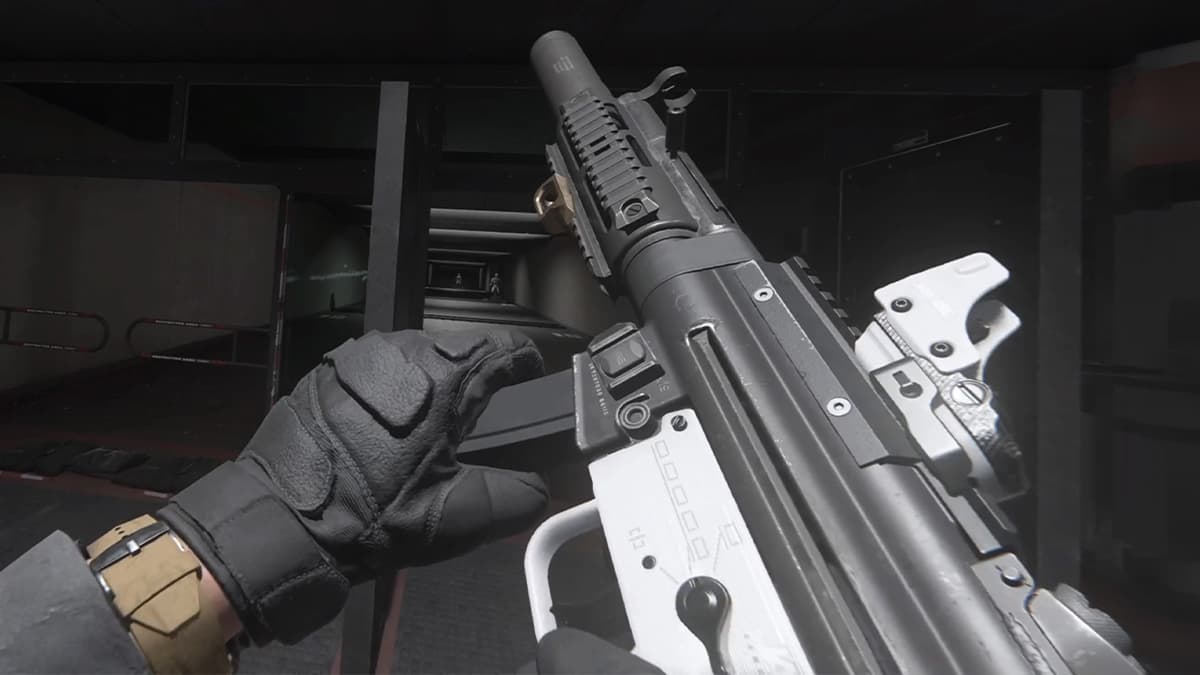MW3 Lachmann Shorud SMG equipped with JAK Decimator Aftermarket Part