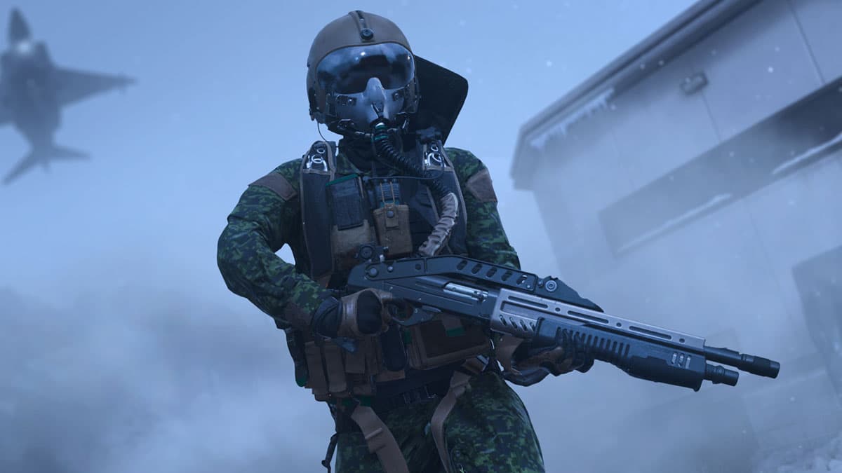 MW3 operator holding Reclaimer 18 Shotgun