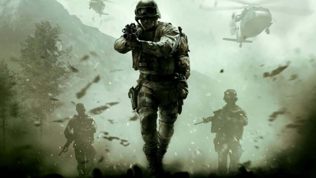 Call of Duty Modern Warfare cover art with soliders running